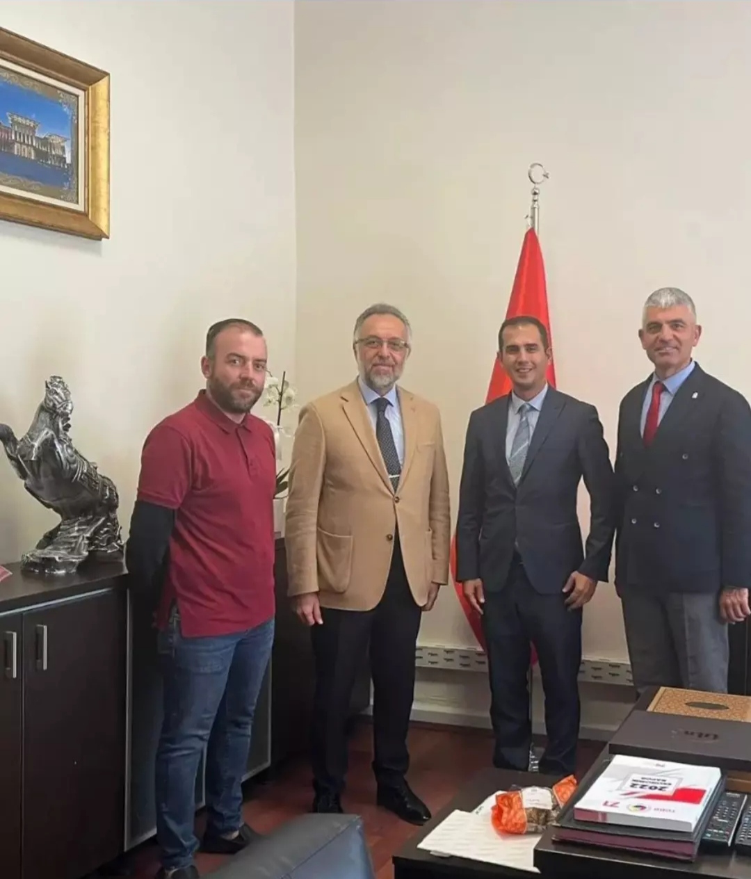 AYBÜ TIP FAKÜLTESİ CERRAHİ BİLİMLERİ BÖLÜMÜ SAYIN PROF.DR. M.İ.SAFA KAPICIOĞLU, HİPPOTERAPİ MERKEZİMİZİ ZİYARET ETTİ