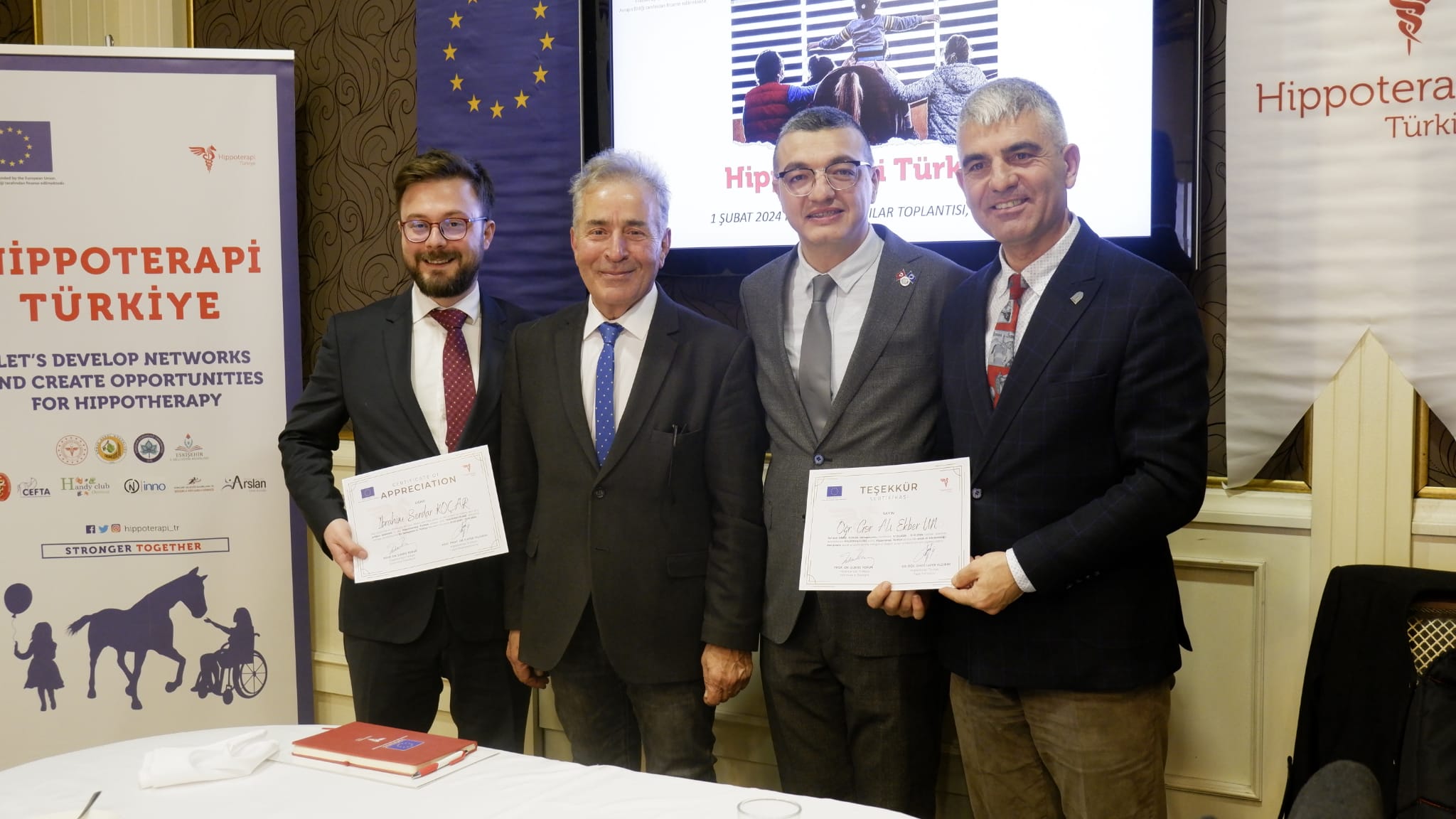 HİPPOTERAPİ MERKEZ MÜDÜRÜMÜZ ÖĞR.GÖR.ALİ EKBER ÜN HOCAMIZA ULUSLARARASI HİPPOTERAPİ TÜRKİYE PROJESİNDEN ÖDÜL