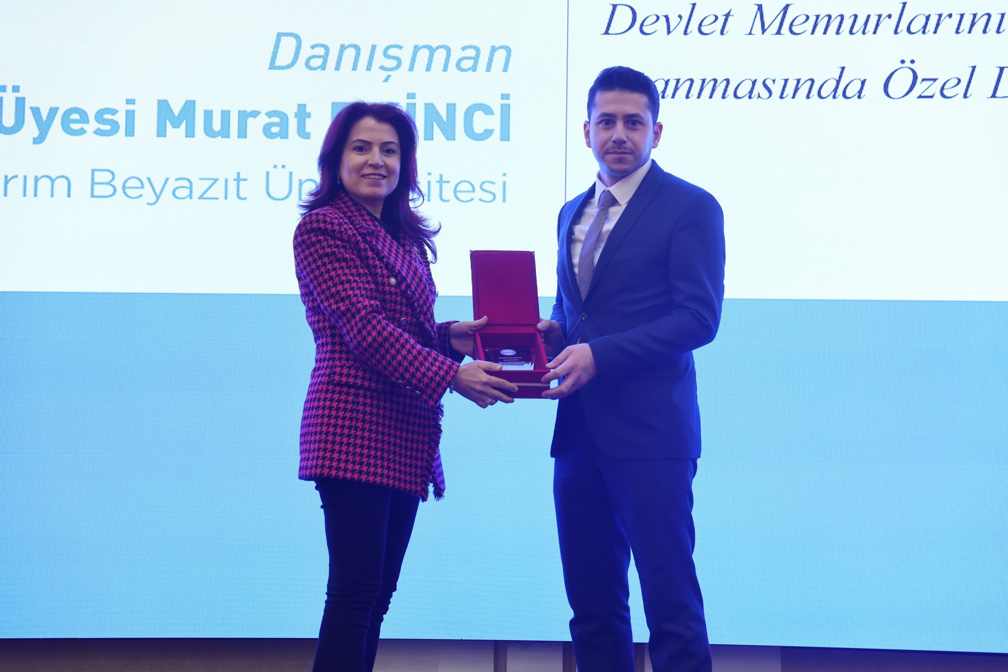 Öğrencimiz Memur Sen Tez Ödüllerinde  Birincilik Ödülü Aldı.