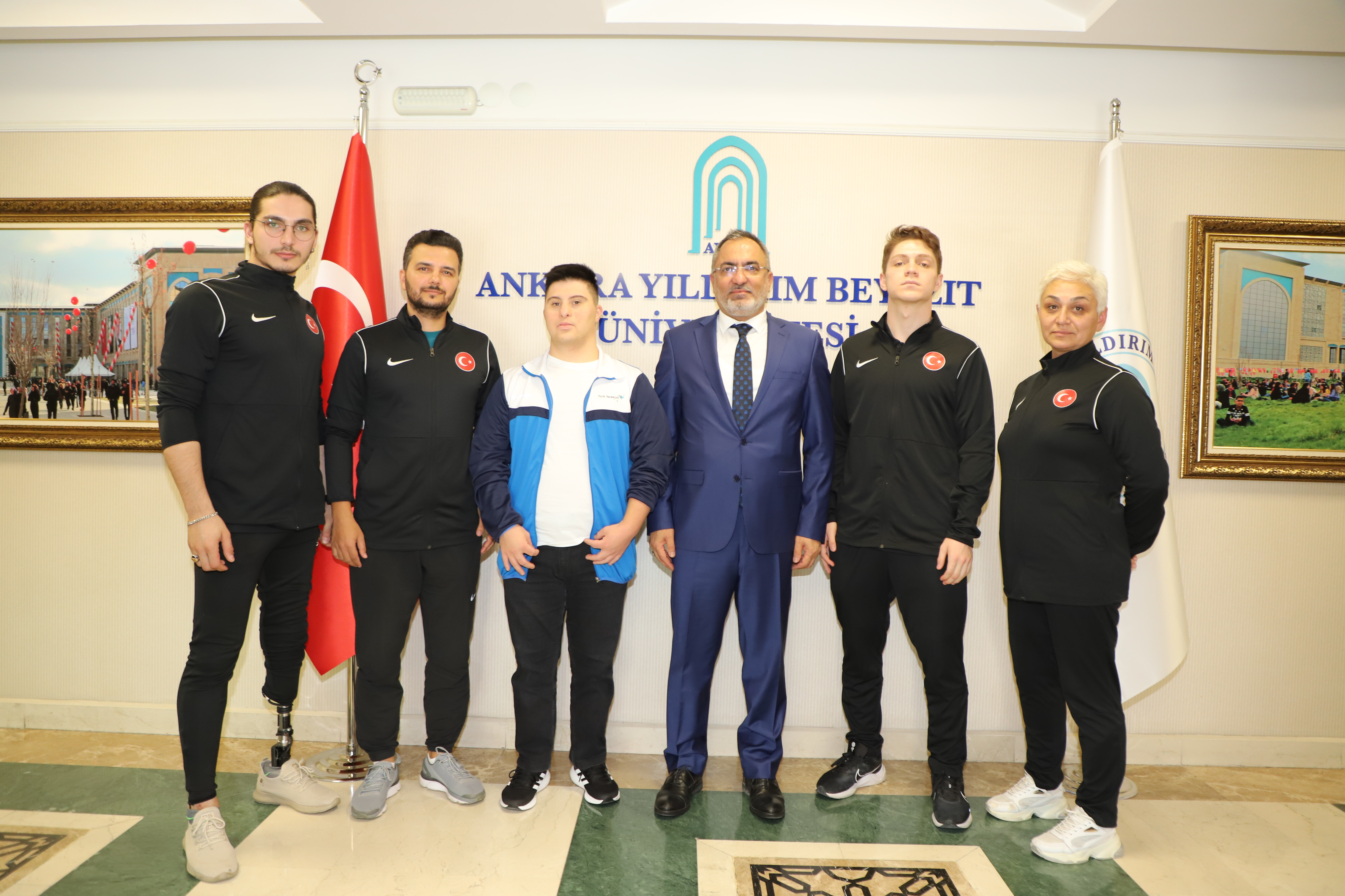 Milli Sporculardan Rektörümüze Ziyaret