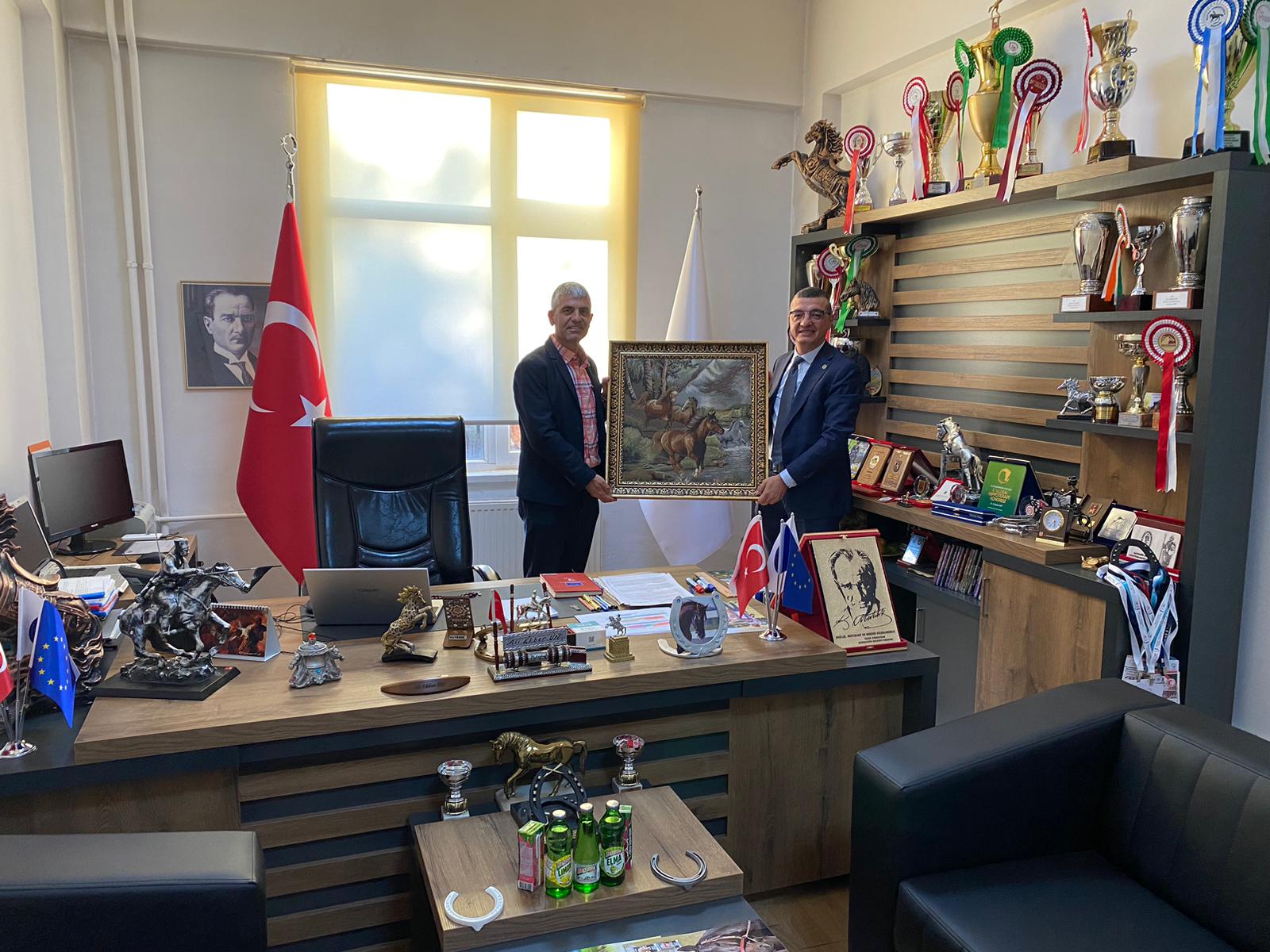 ANKARA ÜNİVERSİTESİ DIŞ İLİŞKİLER PROJE KOOORDİNARÜ SAYIN DR.ÖĞR.ÜYESİ CAFER YILDIRIM, HİPPOTERAPİ MERKEZİMİZİ ZİYARET ETTİ