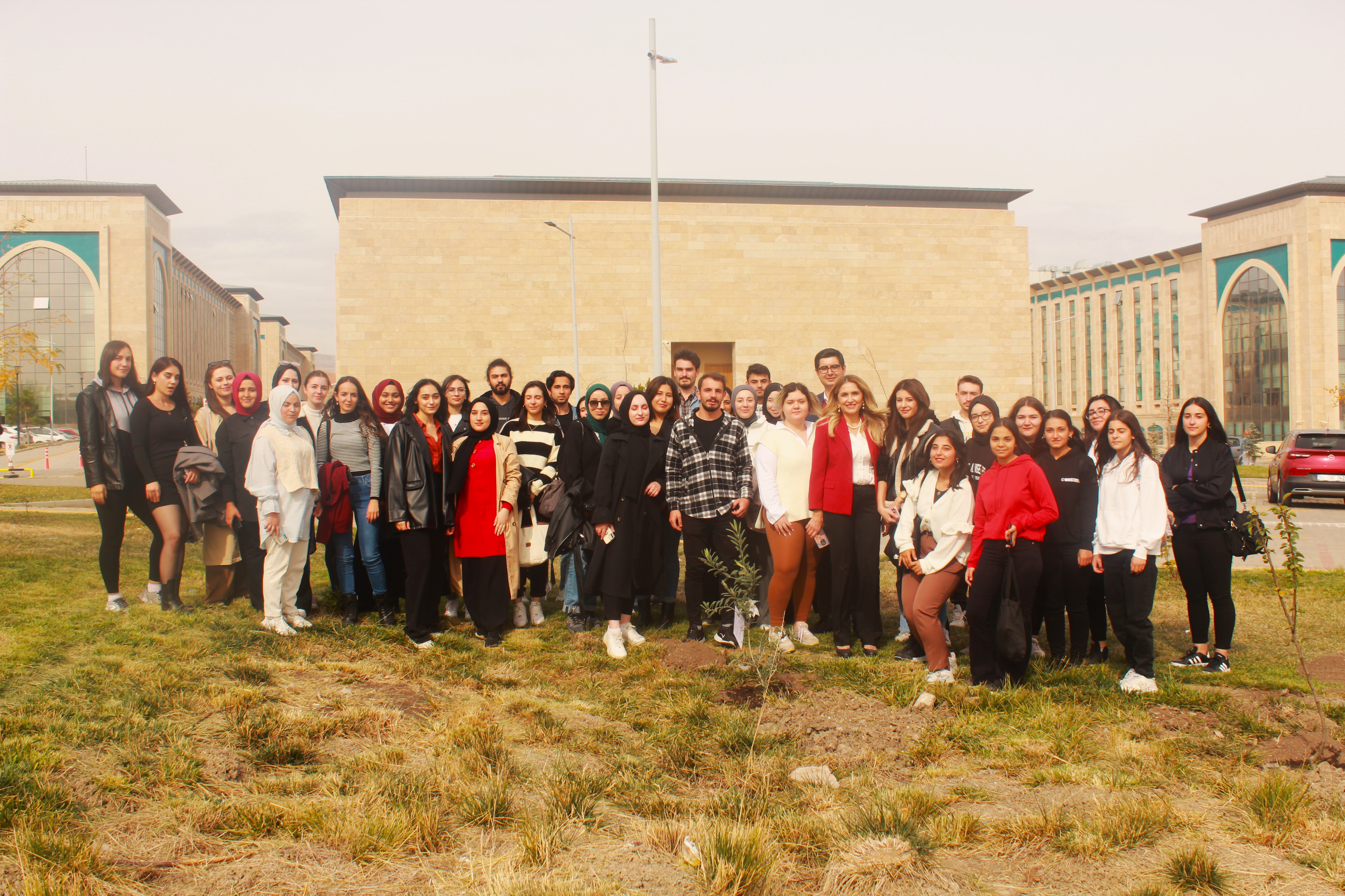 Cumhuriyetin 100.Yılı ve Gazze El Ehli Baptist Hastanesi Şehitleri Anısına "Zeytin Fidanı Dikme" Etkinliği Gerçekleştirilmiştir.