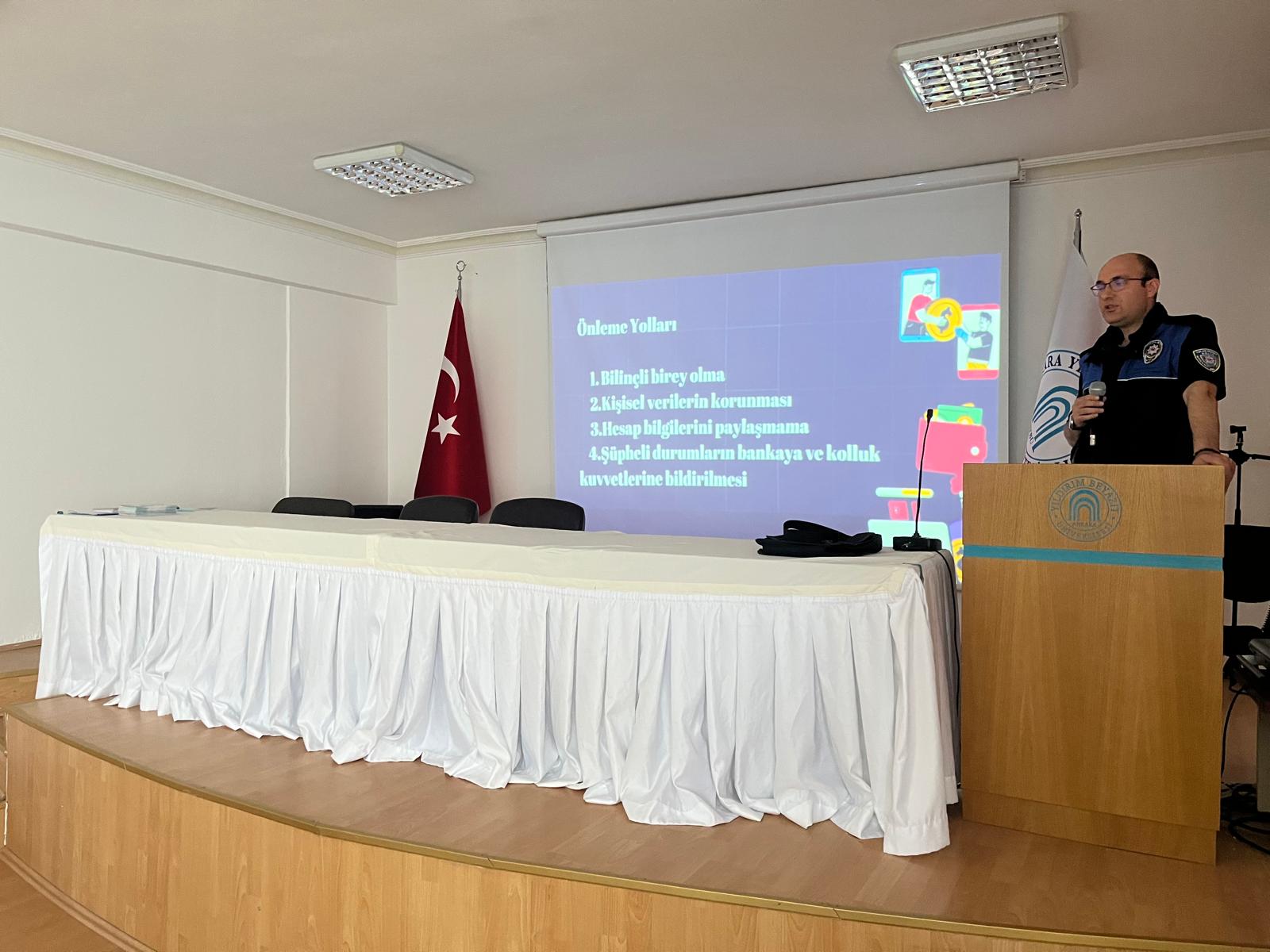 Şereflikoçhisar İlçe Emniyet Müdürlüğü Toplum Destekli Polisleri Tarafından Tuzgölü Yerleşkemizde Banka Hesapları Dolandırıcılığı Hakkında Seminer Düzenlendi.