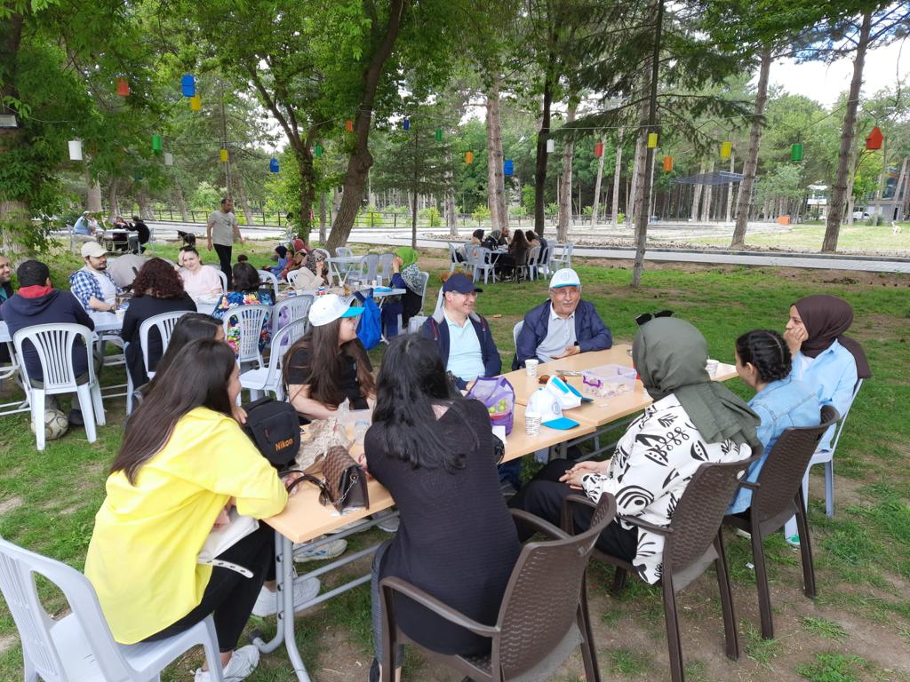 Farewell Picnic for Our Graduate Students
