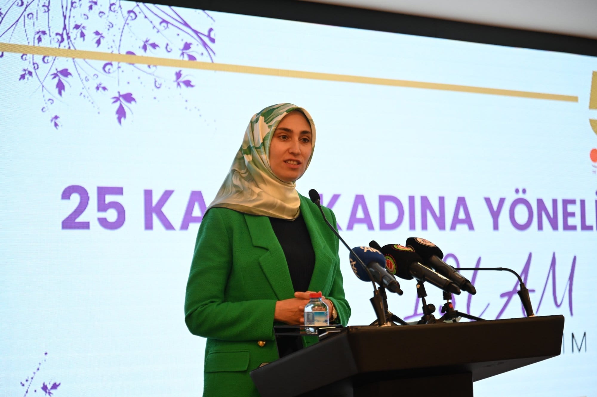 Doç. Dr. Fatma Bayraktar Karahan, HAK-İŞ’in 25 Kasım Panelinde Sunum Gerçekleştirdi