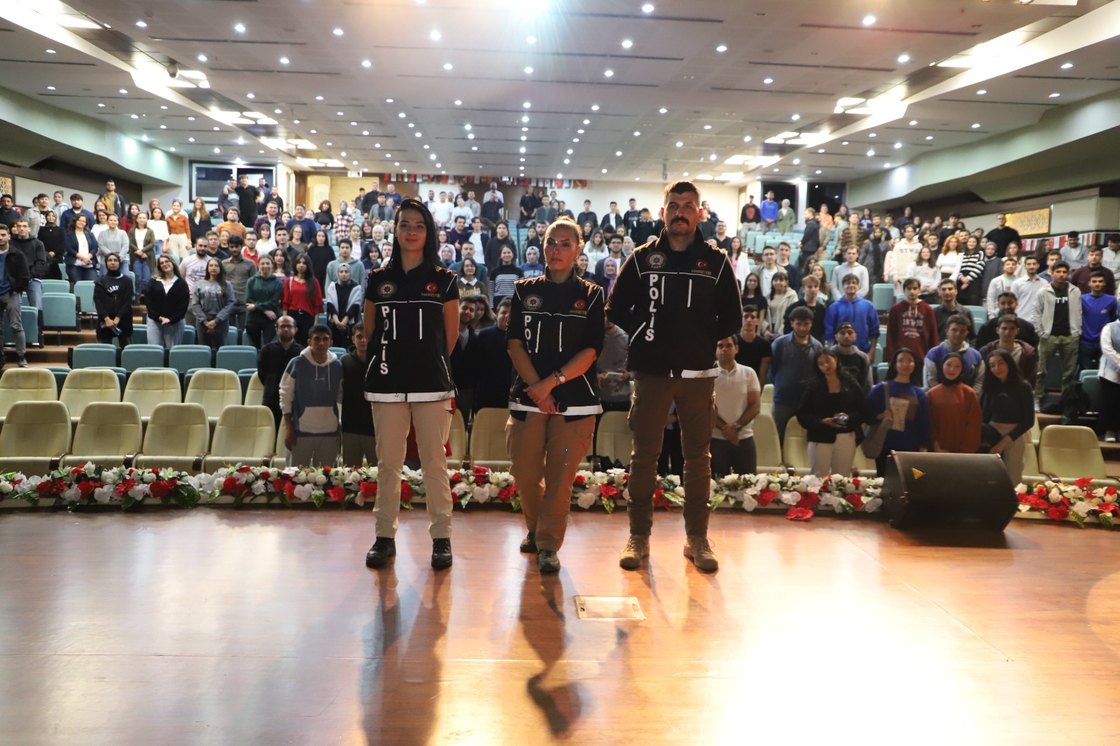 Ankara İl Emniyet Müdürlüğü Narkotik Suçlarla Mücadele Şube Müdürlüğü Tarafından Bağımlılıkla Mücadele Farkındalık Eğitimi Verildi