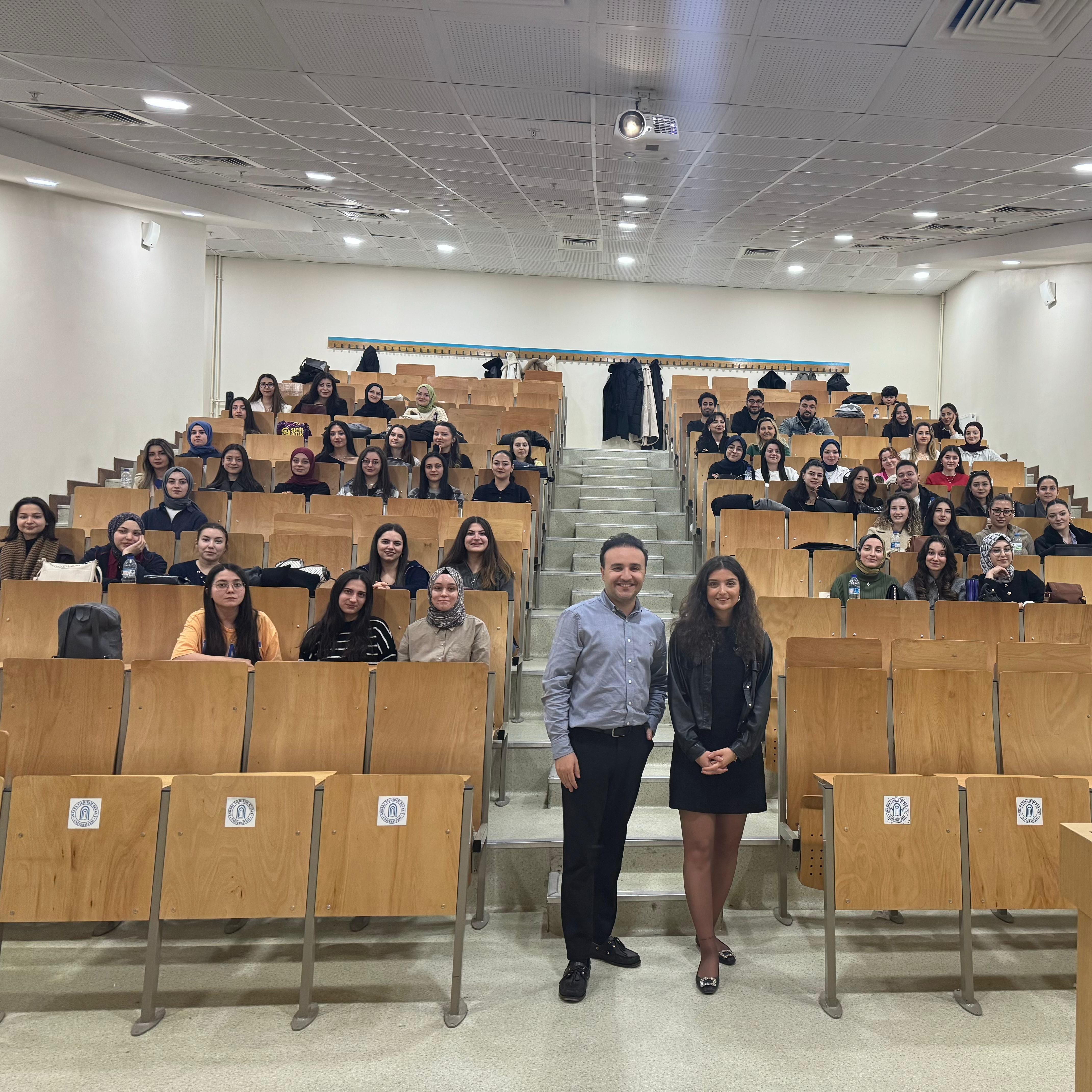 4. sınıf öğrencilerimize yönelik "İşitsel İmplantlar - Çalışma Prensipleri, Güncel Teknolojiler ve Koklear İmplant Sektöründe Kariyer Planlama" konulu toplantı gerçekleştirilmiştir.