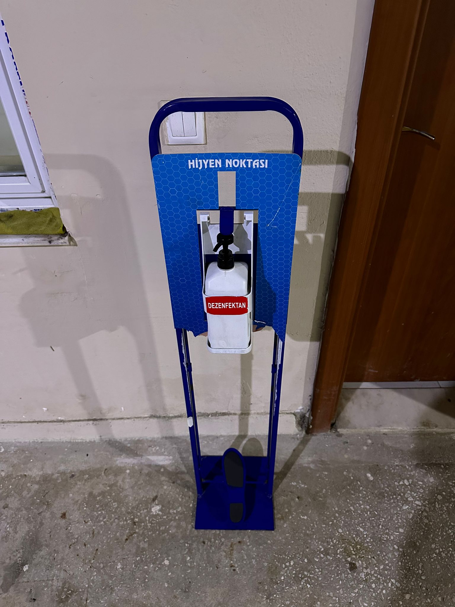 PERSONEL VE ÖĞRENCİLERİMİZİN SAĞLIĞI İÇİN MERKEZİMİZDE HİJYEN NOKTASI OLUŞTURULDU 