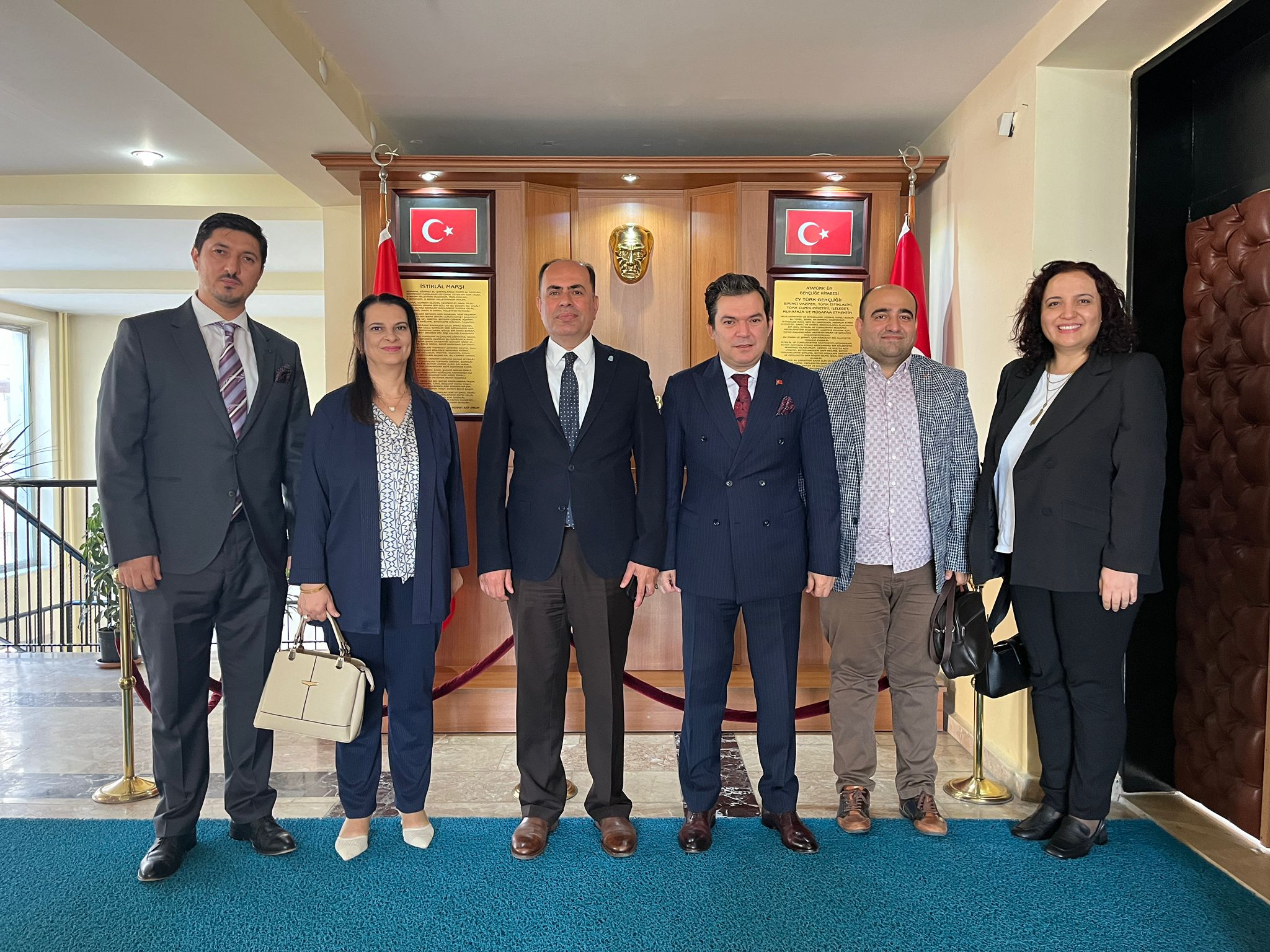 Şereflikoçhisar Berat Cömertoğlu Meslek Yüksekokulumuzdan Şereflikoçhisar Kaymakamı Sayın Taner TENGİR'e Ziyaret Gerçekleştirildi.