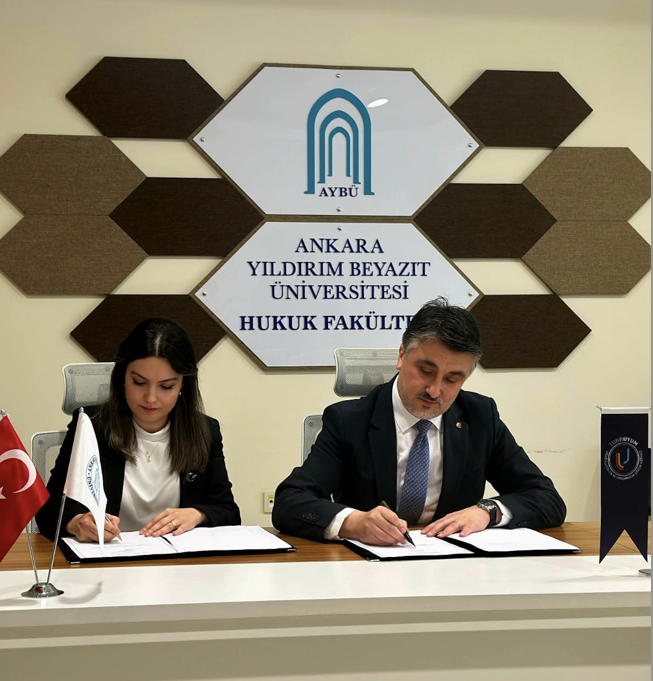 Merkezimiz ile TOBBUYUM Arabuluculuk ve Uyuşmazlık Çözüm Merkezi Arasında İşbirliği Protokolü imzalandı.