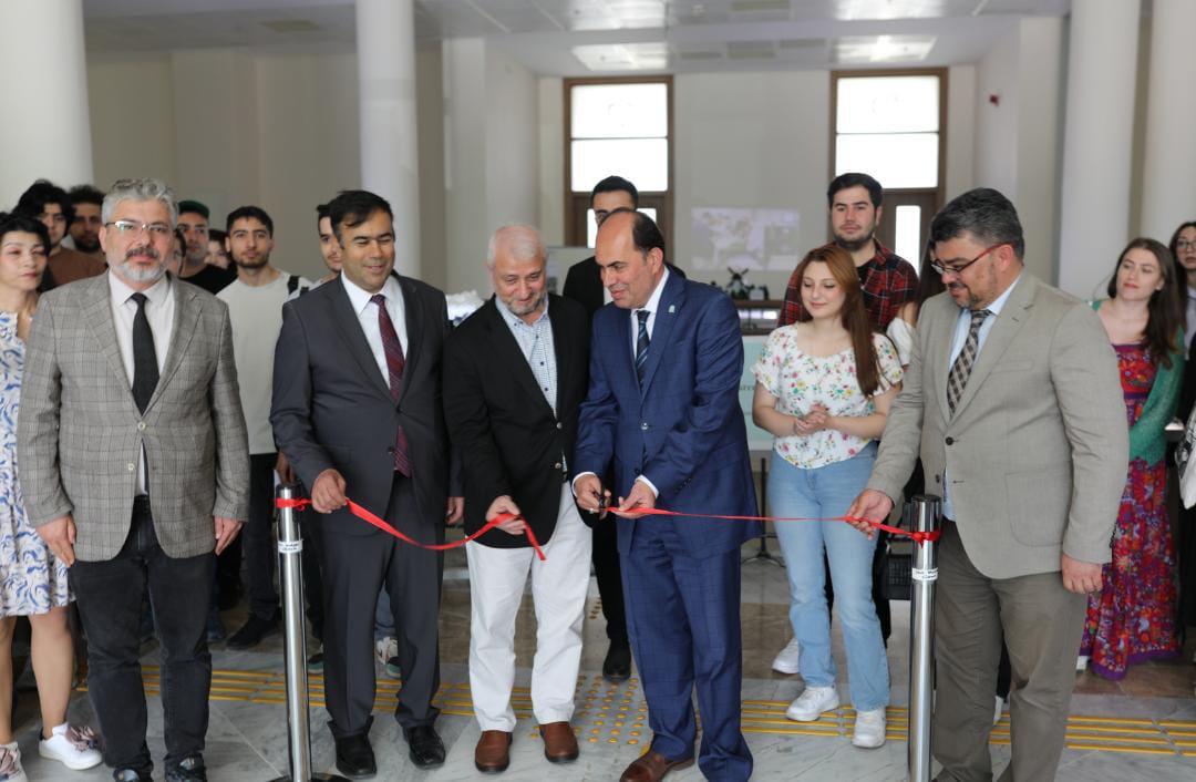 Teknik Bilimler MYO Çok Boyutlu Modelleme ve Animasyon Programı öğrencileri, Maket Yapım Teknikleri dersi kapsamında hazırladıkları projeleri sergiledi. 