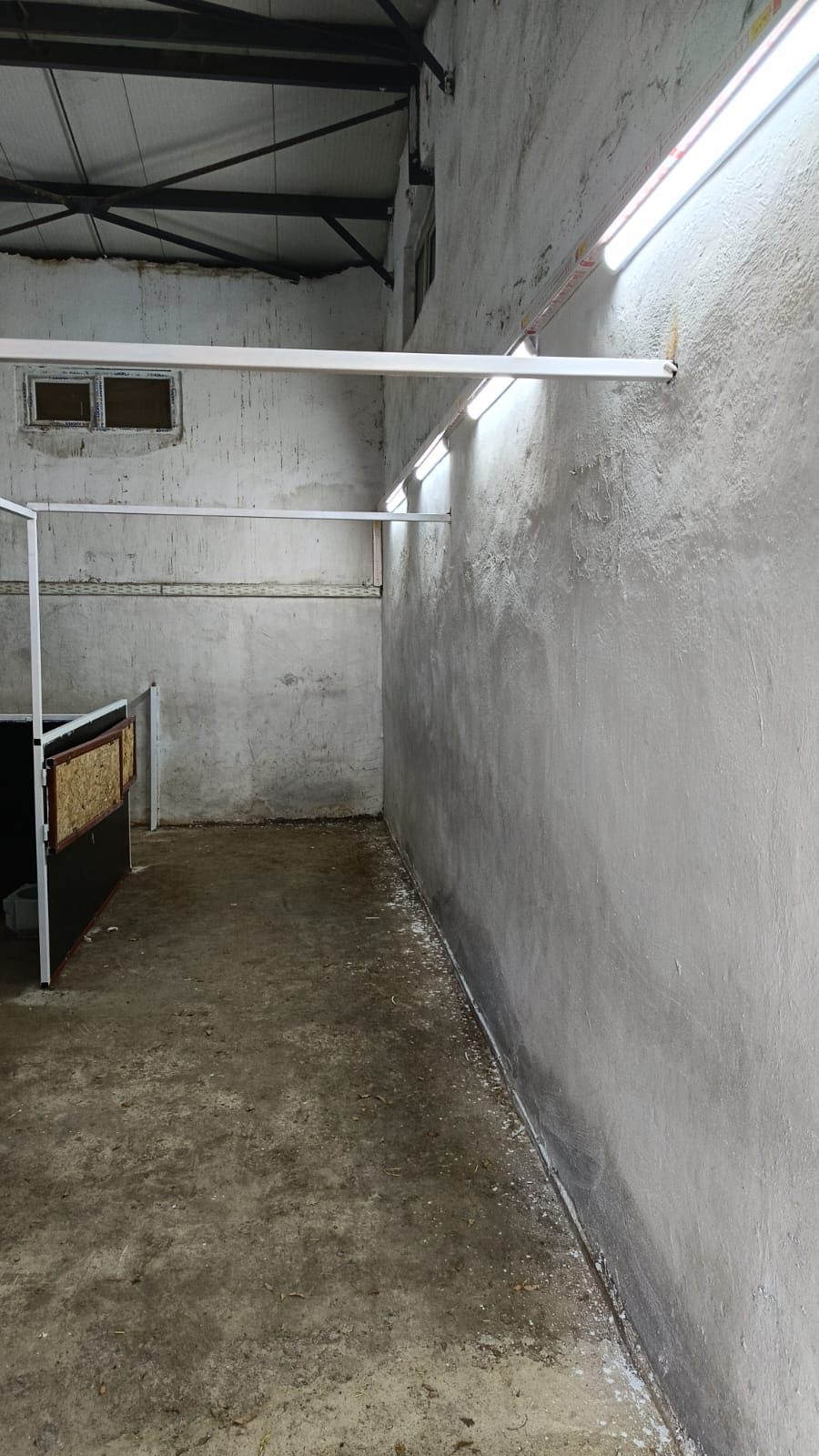 Merkezimiz At Ahırları Boyandı