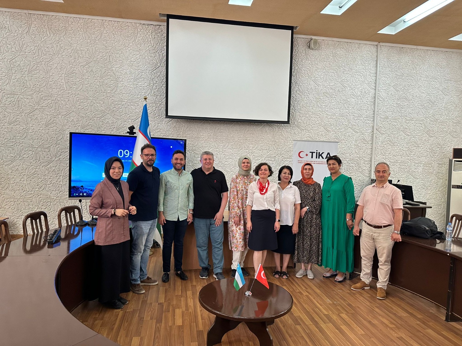 TİKA ve AYBÜ İşbirliğinde Özbekistan/Semerkant’ta “Özbek Medreselerinde Bulunan İslami Geometrik Desenlerin Analizi, Çokgen Tekniği ile Yeniden Üretimi” Çalıştayı’nın İlk Oturumu Gerçekleştirildi