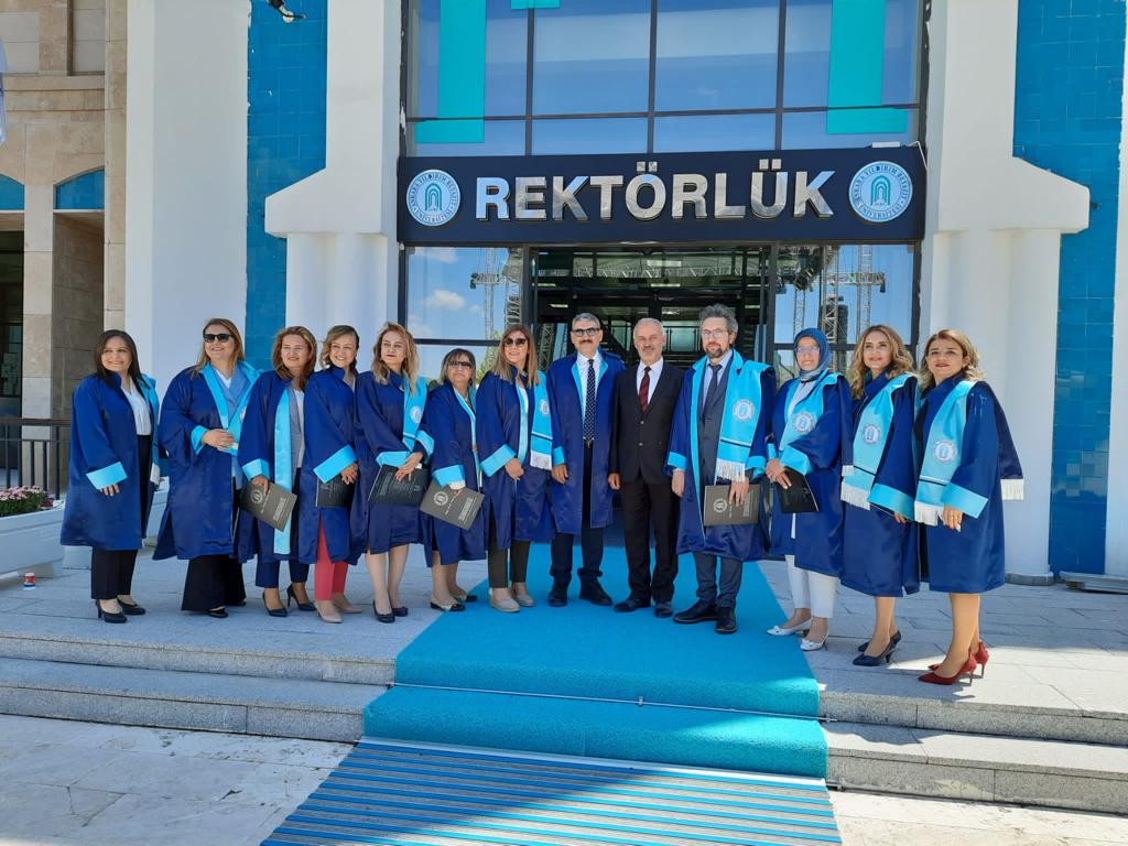 AYBÜ Sağlık Bilimleri Fakültesi Cübbe Giyme ve Belge Takdim Töreni