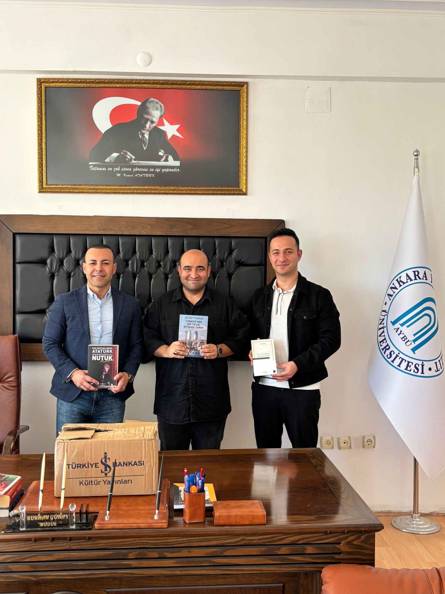 İş Bankası’ndan Şereflikoçhisar Berat Cömertoğlu Meslek Yüksekokulu’na Kitap Bağışı