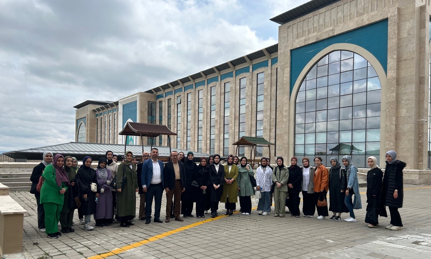 Demetevler Kız Anadolu İmam-Hatip Lisesinden Fakültemize Ziyaret