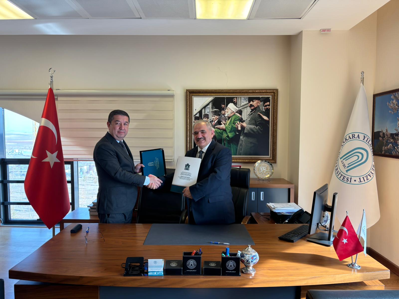 Özbekistan Uluslararası İmam Mâturidî Bilimsel Araştırma Merkezi Müdürü Doç. Dr. Komiljon Shermuhamedov Dekanlığımızı Ziyarette Bulunmuştur