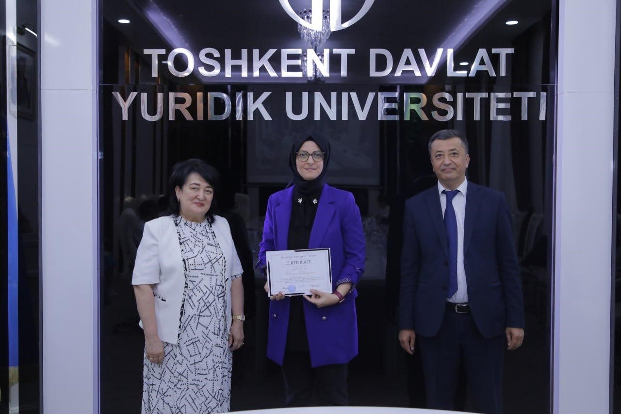 Doç. Dr. Canan Erdoğan, Özbekistan Taşkent Devlet Hukuk Üniversitesinde misafir öğretim üyesi olarak gitti.