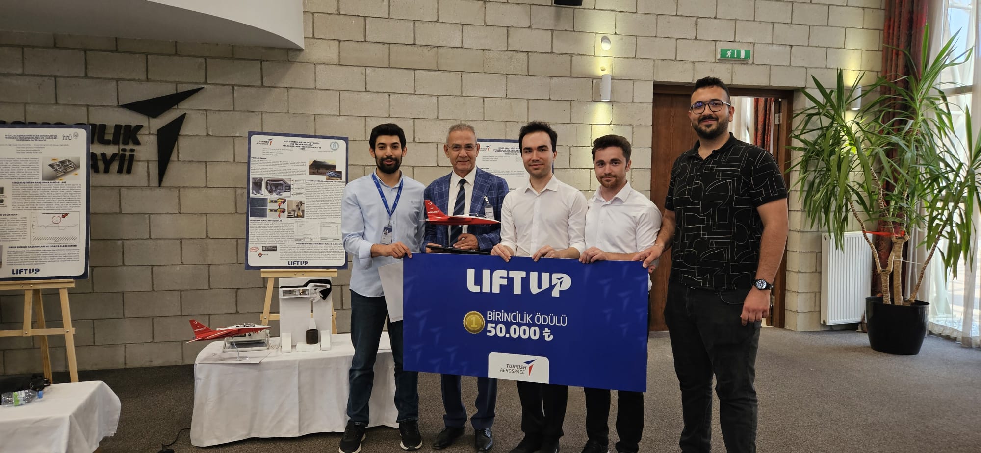 AYBÜ ÖĞRENCİLERİ TUSAŞ PROJE YARIŞMASINDA BİRİNCİ OLDU