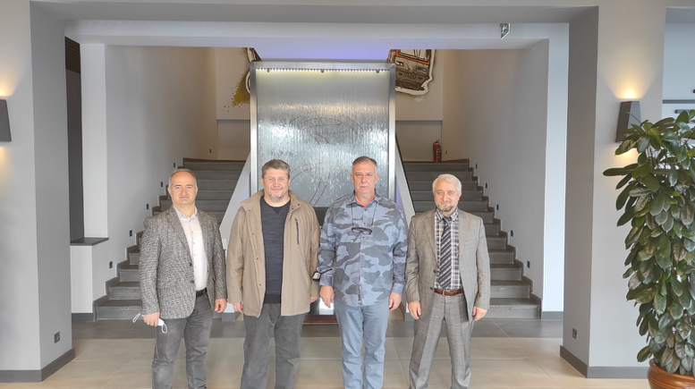 Fakülte Sektör İş Birliği Komisyonu üyelerimiz Onur Fiber Adlı işletmeyi ziyaret etti.