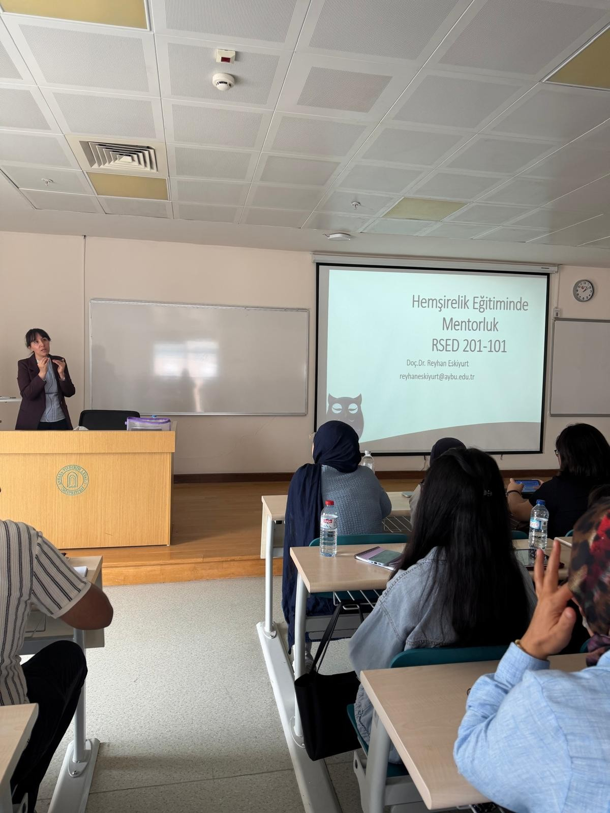 Associate Professor Reyhan Eskiyurt introducing the Mentor–Mentee Program to second-year students.