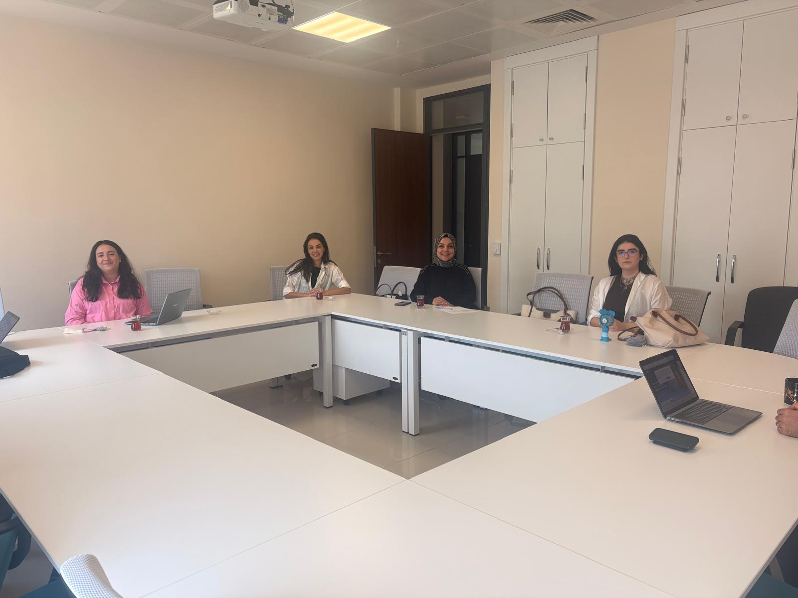 Department of Business Administration Holds Academic Planning and Evaluation Meeting